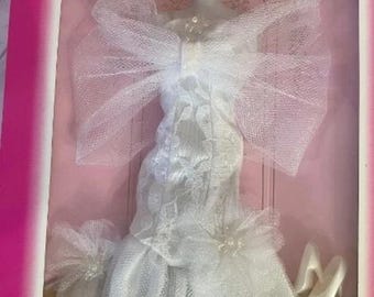 Vintage MATTEL BARBIE  Fashion Avenue Barbie Bridal Outfit #15897 NRFB Retired