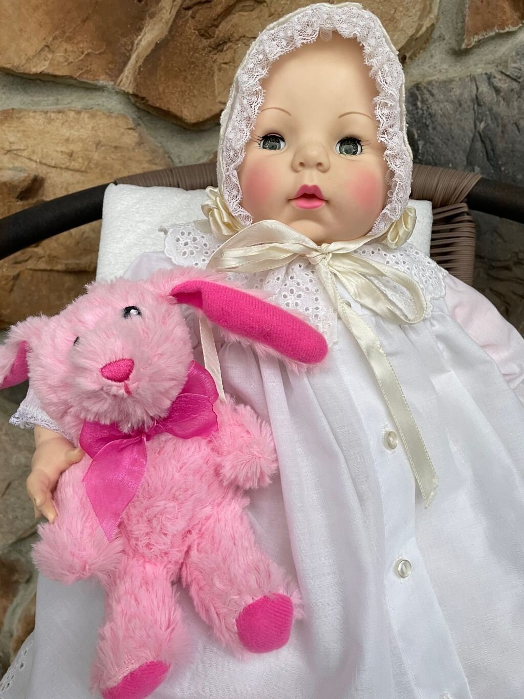 BEAUTIFUL Large Vintage Madame Alexander Victoria 18crier WORKS