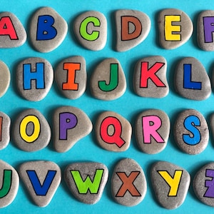 Piedras de la historia del alfabeto Montessori, aprendizaje de niños pequeños, aprendizaje preescolar ABC, juego de educación en el hogar, regalo de cumpleaños para niños