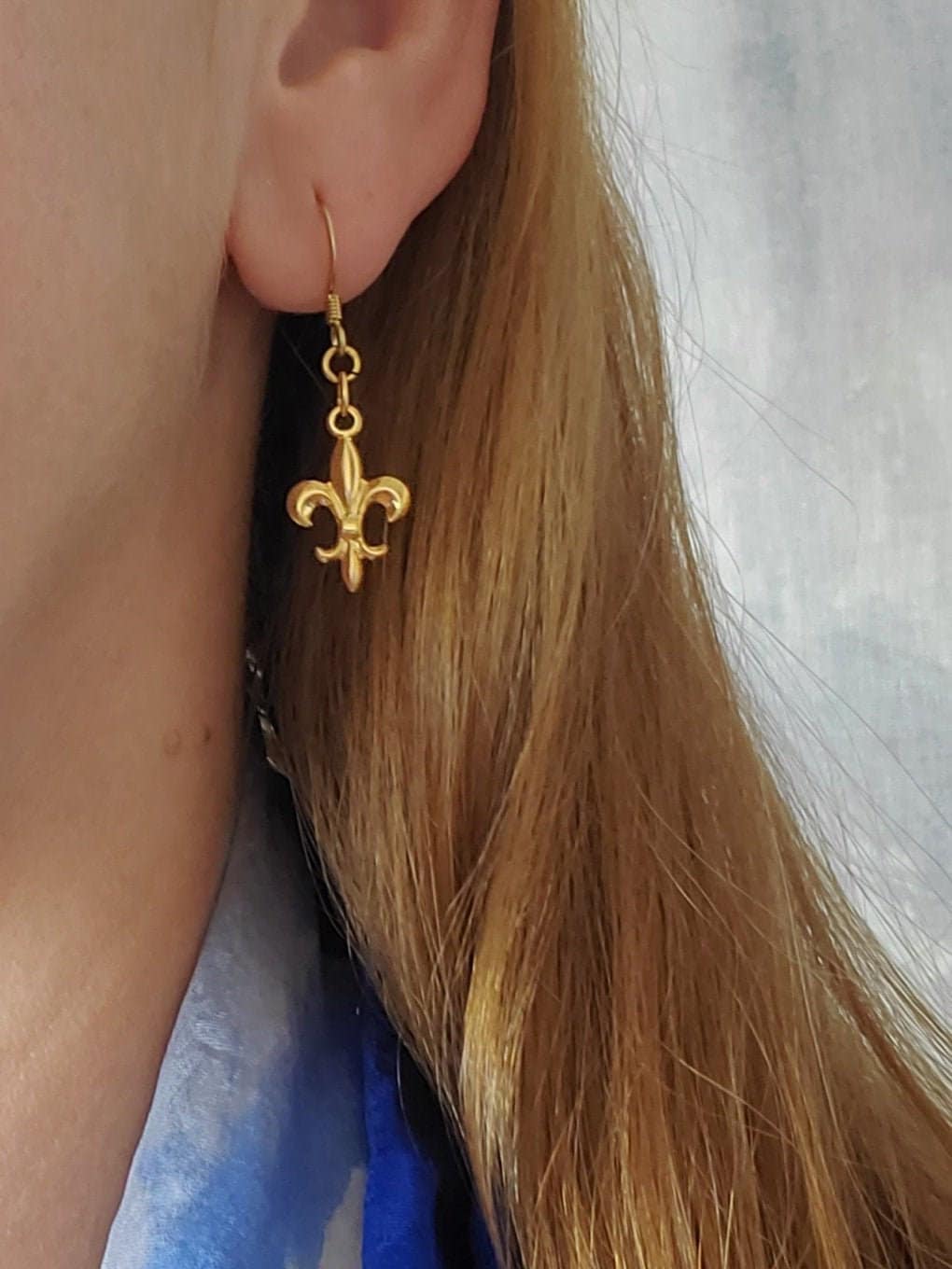 Fleur de deals lis earrings gold