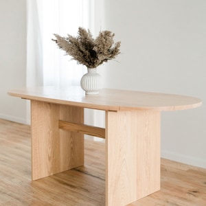 JAMES Oval Dining Table | Solid Wood Dinning Table | Mid Century Modern Dining Room Table | Modern Kitchen Table | Minimalist Dining Table
