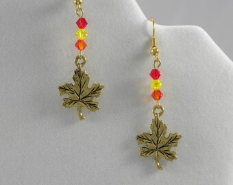 Herbst Blatt Ohrringe: Gold Ton mit Kristall Akzenten