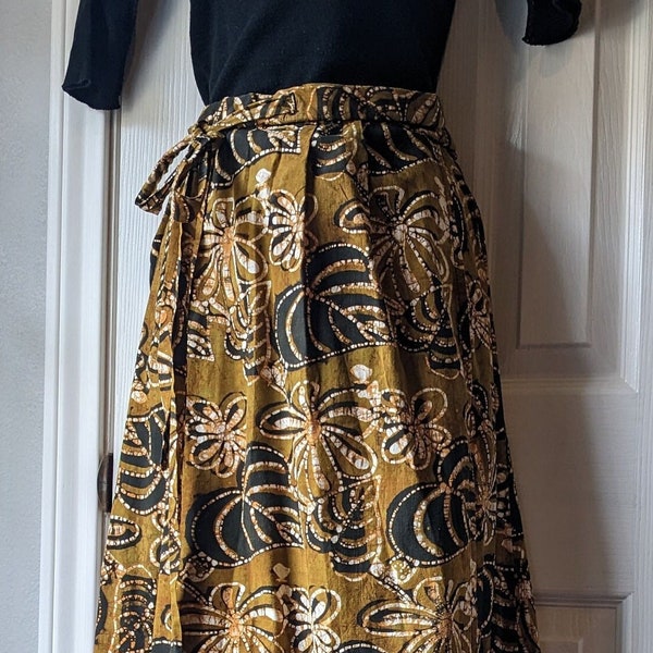 Long Wrap-Skirt, Batik from Thailand, Slim, Straight, Size 4-6 (Waist 27), Hand-made, Vintage, Unique, Boho, Summer, Beach