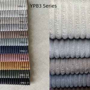 Peut inclure: Une carte d'&eacute;chantillons de tissu pr&eacute;sentant la "S&eacute;rie YPB3" dans diff&eacute;rentes couleurs. Les &eacute;chantillons sont dispos&eacute;s verticalement, pr&eacute;sentant une gamme de tons neutres et sourds, dont le beige, le gris, le marron, le bleu, le rose et le vert. Le tissu en velours c&ocirc;tel&eacute; a une texture c&ocirc;tel&eacute;e.