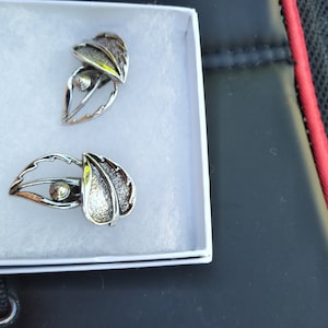 Sarah Coventry Silver tone Leaf with acorn clasp earrings