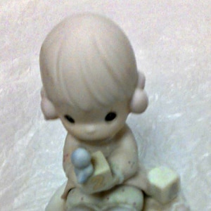 Enesco Precious Moments Growing in Grace age 2 Figurine 1994