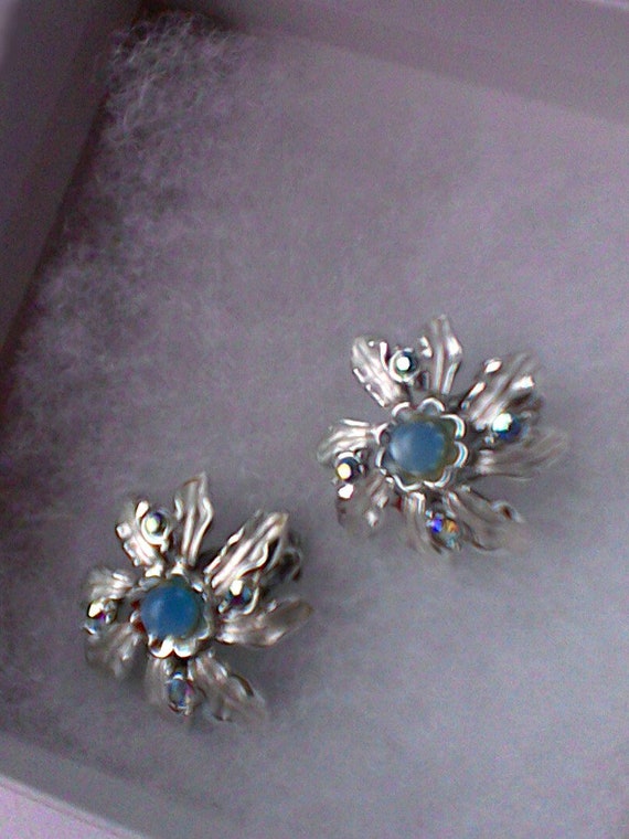 Vintage Judy Lee Silver Tone Flower Earrings with… - image 1