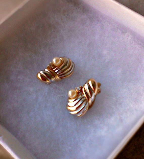 Vintage Gold and Silver tone earrings with pearl … - image 2