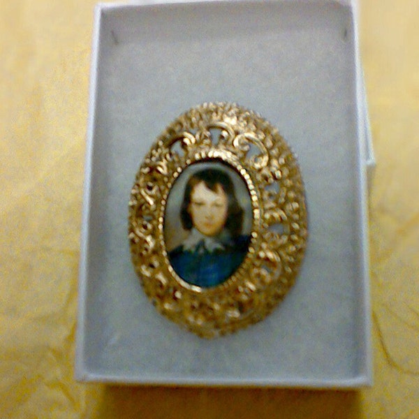 Vintage Gold Tone Filigree Little Boy Blue Brooch