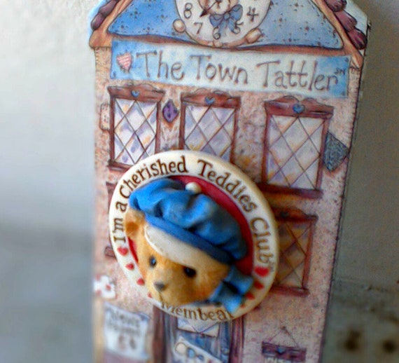 Vintage Ceramic Enesco Cherished Teddies Brooch - image 1