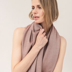 Cashmere and silk scarf color Sparkling rosé image 2