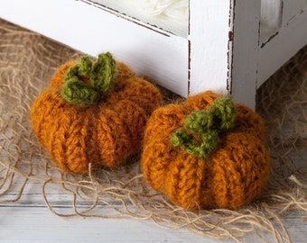 Crochet mini pumpkin for baby and newborn photography
