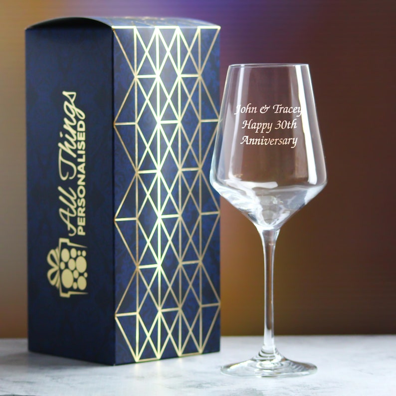 Personalised Engraved 390ml Infinity Red Wine Glass Gift Box Wedding Birthday Christmas image 2