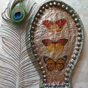 Fatto a mano Piatto di cartapesta con decoupage a farfalla Unici Accenti domestici Centrotavola arte carina decoro Piatto di frutta artigianale Carta riciclata