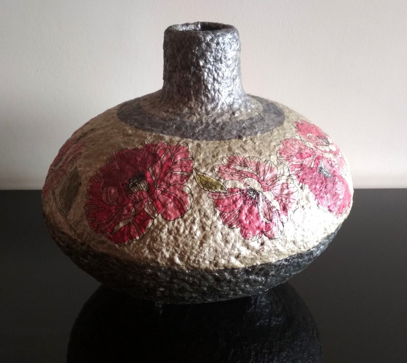 How to do paper mache vase