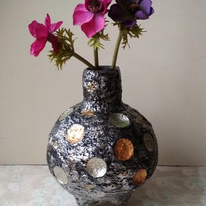 Vaso in cartapesta dipinto a mano Regalo di Natale Unico Bottiglia decorativa per piante secche o artificiali Centrotavola d'arte fatta a mano Carta riciclata