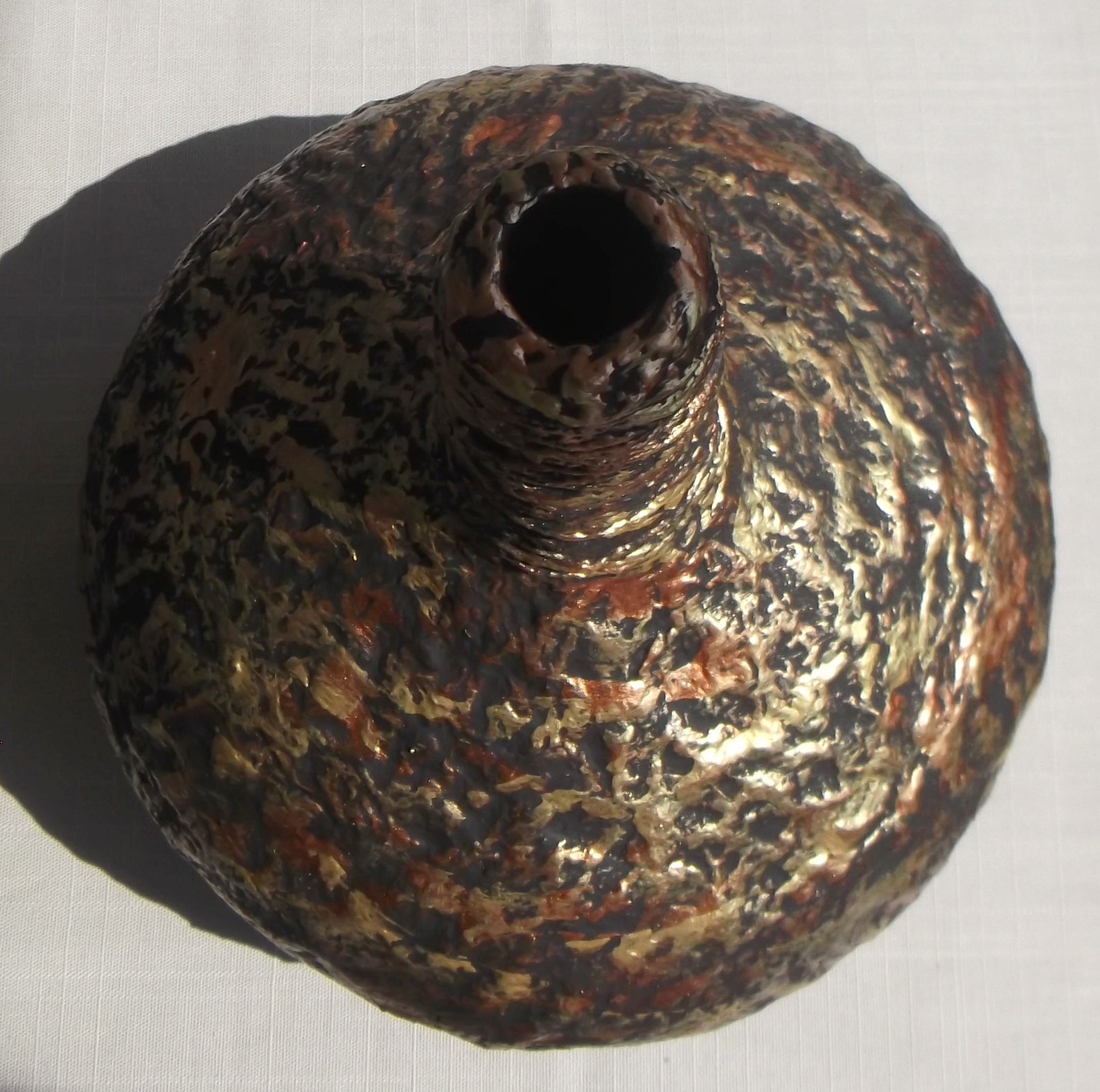 Cute Art Decor Centerpieces Golden Handpainted Paper Mache Vase