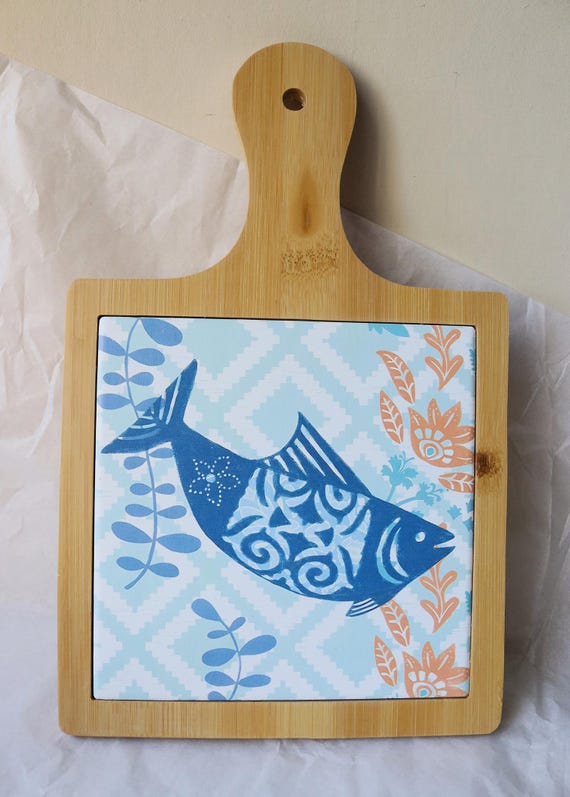 tv board bambus Total Tactic 63 in. Mid Century Modern Bamboo TV Stand with Sliding Doors