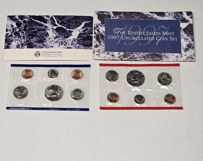 1997 Uncirculated United States Mint Set In Original Government Packaging Philadelphia and Denver Mint Coins