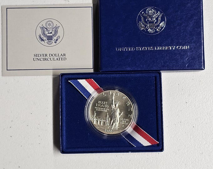 1986 P Statue of Liberty Commemorative Silver Dollar Beautiful Uncirculated Coin with Original Government Packaging
