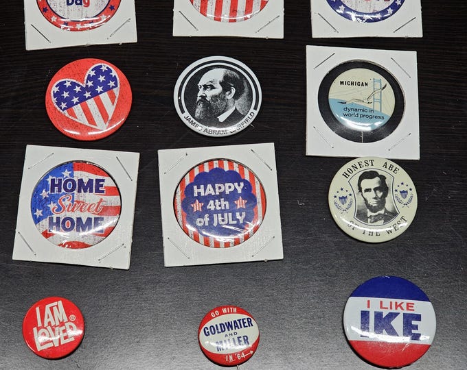 Estate lot of cool patriotic buttons