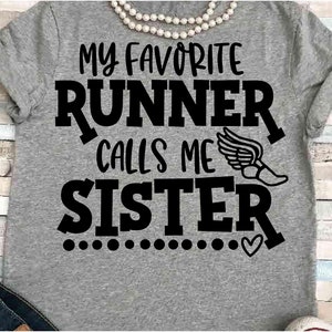 Titel SVG DXF JPEG Silhouette Cameo Cricut Schwester Läufer Eisen auf Feld druckbare laufen Mama Shirt Lieblingsbruder ruft mich sis Langlauf