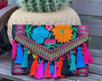 Mexican Floral Embroidered Purse. Over the Shoulder Purse. Colorful Mexican Clutch. Floral Clutch. Artisanal Mexican Cross body.