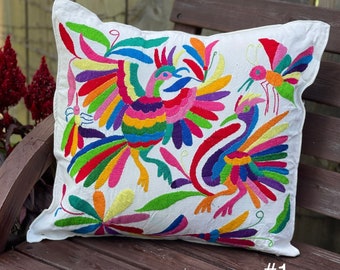 Otomí Embroidered Pillow Cover. Ethnic Decorative Throw Pillow. Mexican Floral Cushion Cover. Boho Pillow Cover. Mexican Cushion Cover.