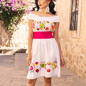 Mexican Hand Embroidered Dress. Boho Hippie Dress. Mexican Floral Dress. Traditional Mexican Dress. Ethnic Style. Mexican Style Dress.