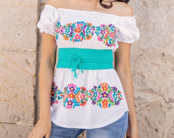 Floral Embroidered Mexican Top.  Size S - 2X. Typical Mexican Top. Mexican Off the Shoulder Blouse. Traditional Mexican Blouse.