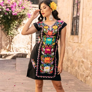 Mexican Kimono Flores  Dress. Size S- 3X. Floral Embroidered Dress. Mexican Traditional Dress. Handmade Mexican Dress. Bridesmaid Dress.