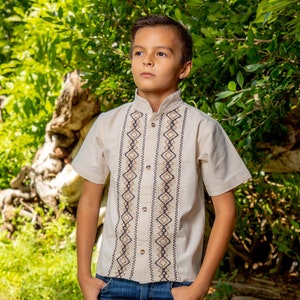 Boys Mexican Traditional Shirt. Guayabera for Boys. Boys Button Up Shirt. Collared Shirt. Traditional Style. Embroidered Guayabera.
