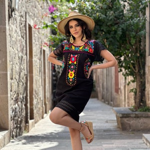 Traditional Mexican Floral Dress. Beautiful Hand Embroidered Dress. Colorful Mexican Dress. Babydoll Dress. Dress with Lace. Bohemian Style.