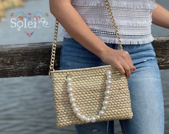 Mexican Square Palm Bag with Pearls. Mexican Artisanal Straw Purse. Mexican Fashion Bag. Boho-Hippie Style Purse. Over the Shoulder Purse.