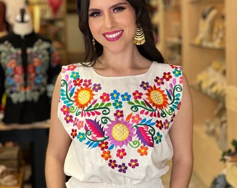 Mexican Floral Crop Top. Mexican Embroidered Blouse. Floral Embroidered Crop Top. Mexican Crop Top. Mexican Ethnic Blouse.