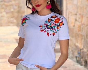 低価格 S Size T-shirt. Embroidered Floral - T Mexican Artisanal 3X. トップス