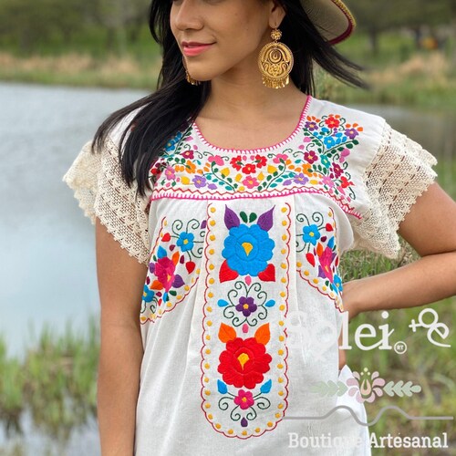 Vintage Floral Embroidered Mexican Top Hippie Boho Top 36 M