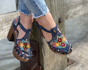 Hand Painted Mexican Leather Heels. All sizes Boho-Hippie Vintage. Mexican Block Heels. Mexican Leather Shoes. Mexican Colorful Block Heels.