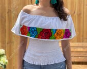 Crop Top Campesino Blouse. Mexican Floral Top. Beautiful Off the Shoulder Blouse. Mexican Flounce Crop Top. Floral Embroidered Top.