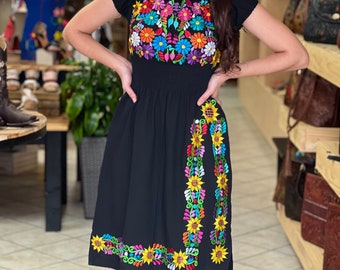 Mexican Traditional Embroidered Dress. S - XL. Typical Mexican Dress. Boho Hippie. Mexican Party Dress. Latina Style Dress. Boho Hippie.