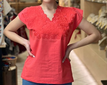 Mexican Embroidered Blouse. Size S - 2X. Traditional Floral V-Shape Mexican Top. Beautifully Crafted Short Sleeve. Mexican Artisanal Top.
