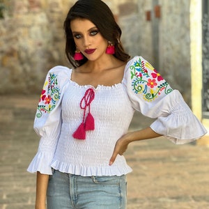 Floral Embroidered Mexican Blouse. Traditional Mexican Top. Bell Sleeve Blouse. Multicolor Mexican Style Top. Latina Style Blouse.