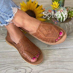 Open Toe Artisanal Sandal. Mexican Leather Flats. Tan Sandals. Cute Summer Sandal. Slip on Shoes. Open Toe Artisanal Shoes.