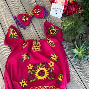 Mexicaanse ambachtelijke babyromper. Geborduurde bodysuit met bloemen. Mexicaanse babykleding. Baby newborn fotoshoot. Boho-hippie. Babyshower cadeau.