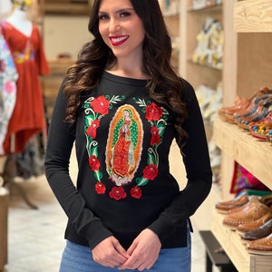 Sudadera Mexicana Virgen De Guadalupe. Sudadera Artesanal Bordada.  Sudadera  Virgen Maria.  Sudadera Tradicional Mexicana.