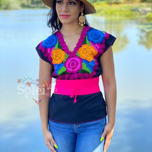 Blusas amarillas bordadas discount