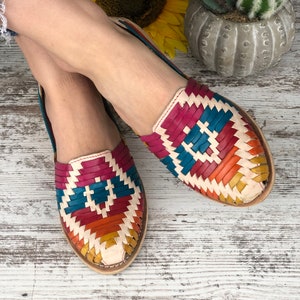 Mexican Huarache. Leather Mexican Sandal. All size Boho-Hippie Vintage Sandal.  Mexican Artisanal Huarache. Colorful leather Sandals.