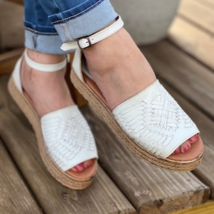 Mexican Leather Huarache. All sizes Boho-Hippie Vintage. Authentic Mexican Leather Shoes. Handmade Leather Huarache. Mexican Sandals.