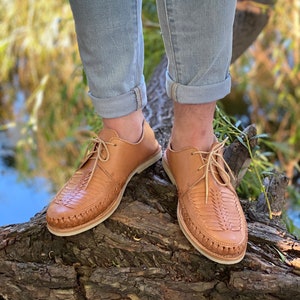Men’s Artisanal Shoes. Mexican Leather Shoes. Mexican Huarache. Solid Color Sandal. Mexican Traditional Shoes with Laces. Fathers Day Gift