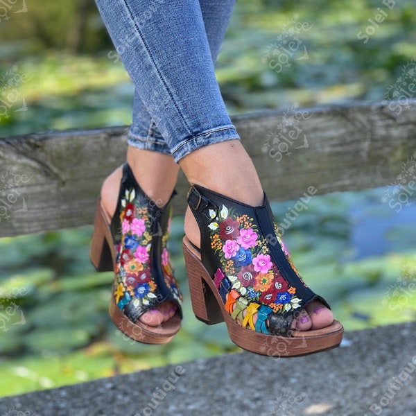 Hand Painted Mexican Leather Heels. All sizes Boho-Hippie Vintage. Mexican Block Heels. Mexican Leather Shoes. Mexican Colorful Block Heels.